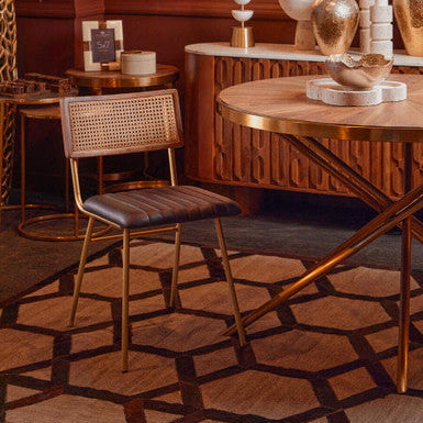 Jana Natural Wooden Round Dining Table – detail