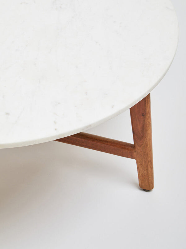 Myan Natural Acacia Wood and White Marble Round Coffee Table – close-up 3