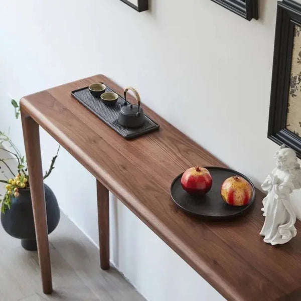 Kika Table – in room setting