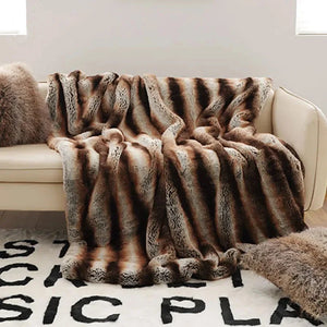 Takora Throw – detail