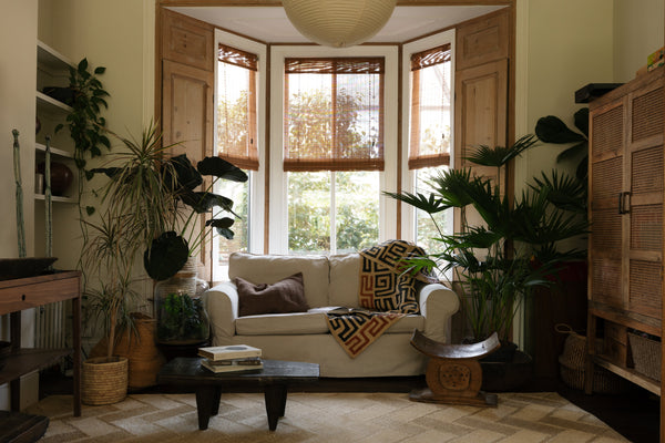 Ashanti Stool – angle view 2