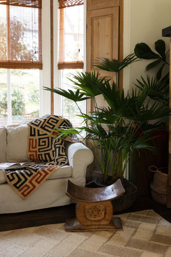 Ashanti Stool – close-up 3