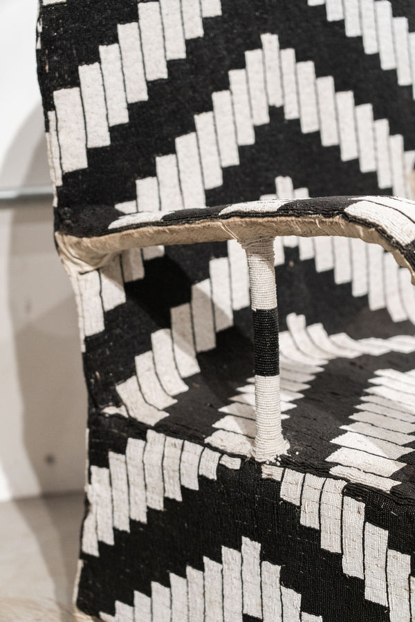 Yoruba Royal Beaded Chair Geometric Black and White – close-up