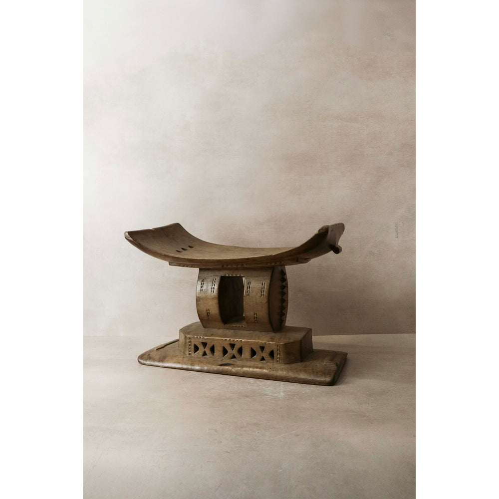 Ashanti Stool - 141.1