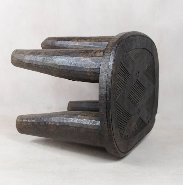Nupe Table/Stool- 40.7 - Living with Luxury