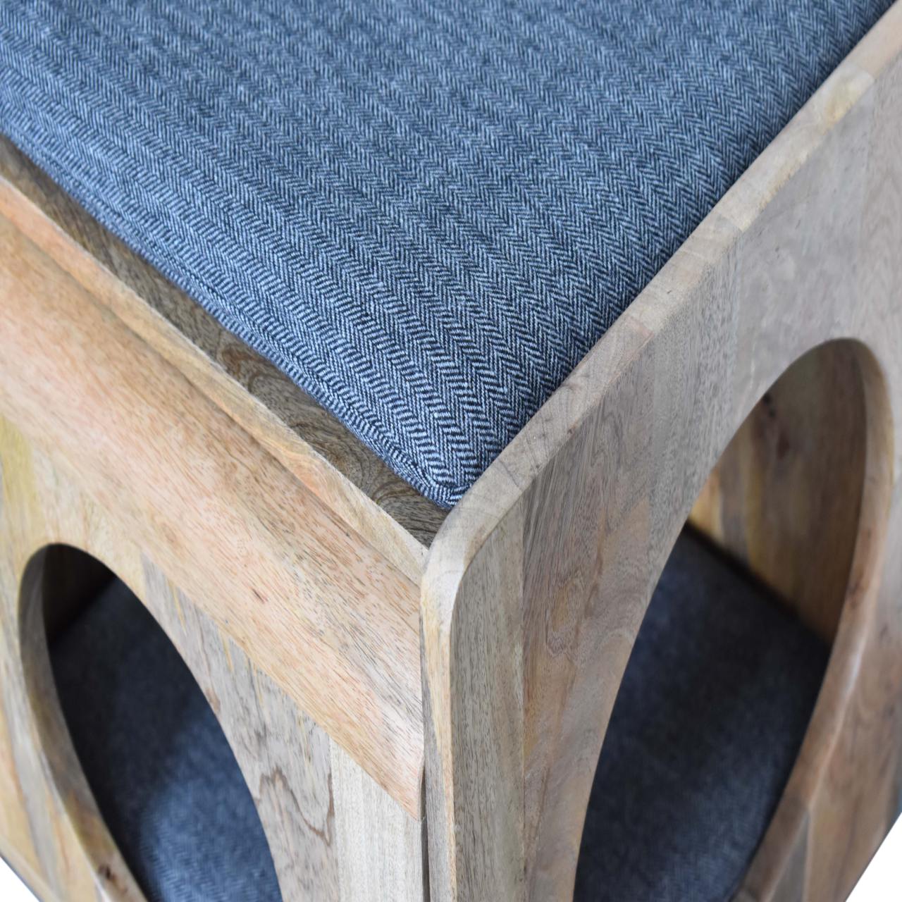 Round Cut-out Pet Bed with Seat Pad - Living with Luxury