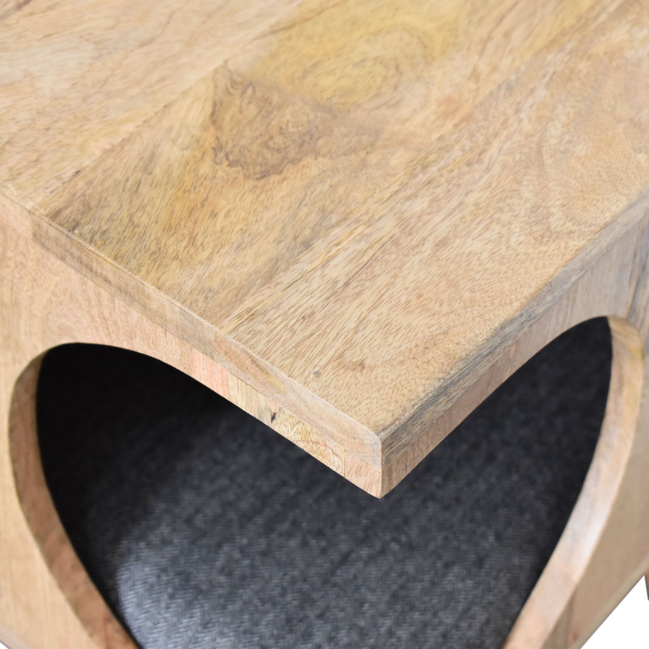 Nordic Cut-out Pet Bed - Living with Luxury