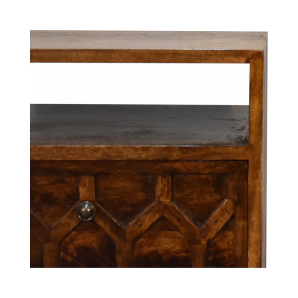 Amouri Bedside