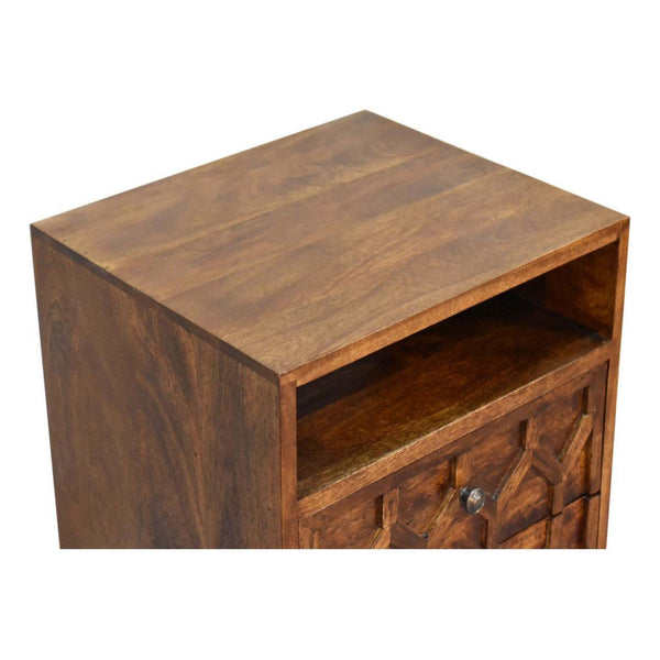 Amouri Bedside
