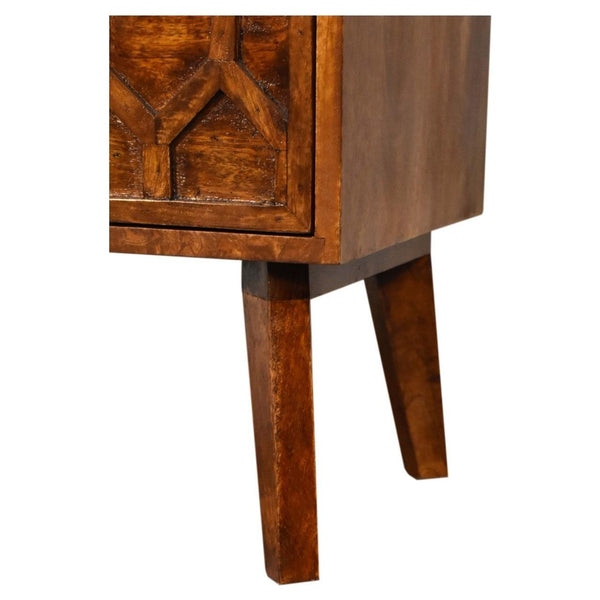 Amouri Bedside