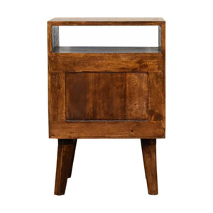 Amouri Bedside