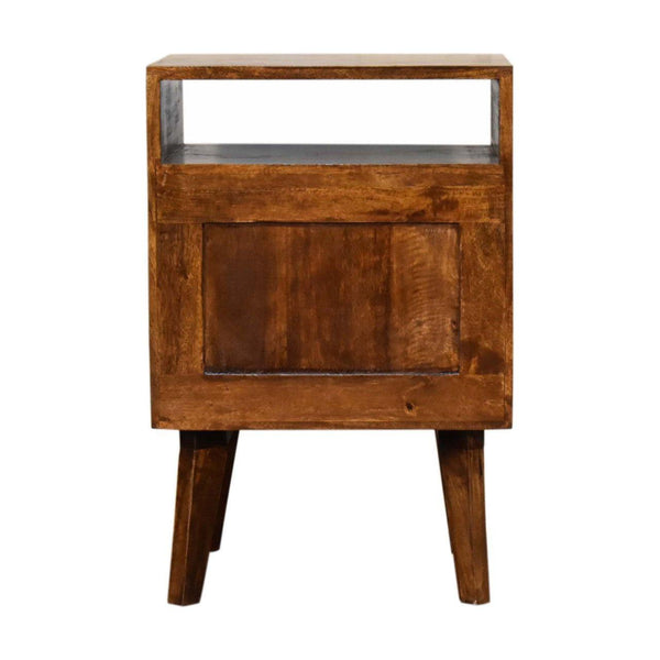 Amouri Bedside
