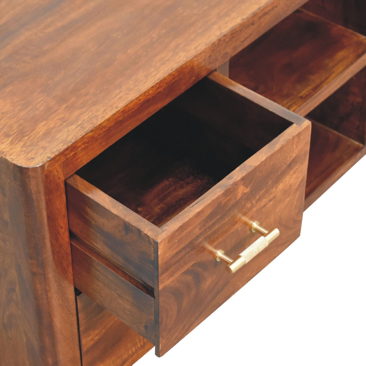 Luca Media Unit - Living with Luxury