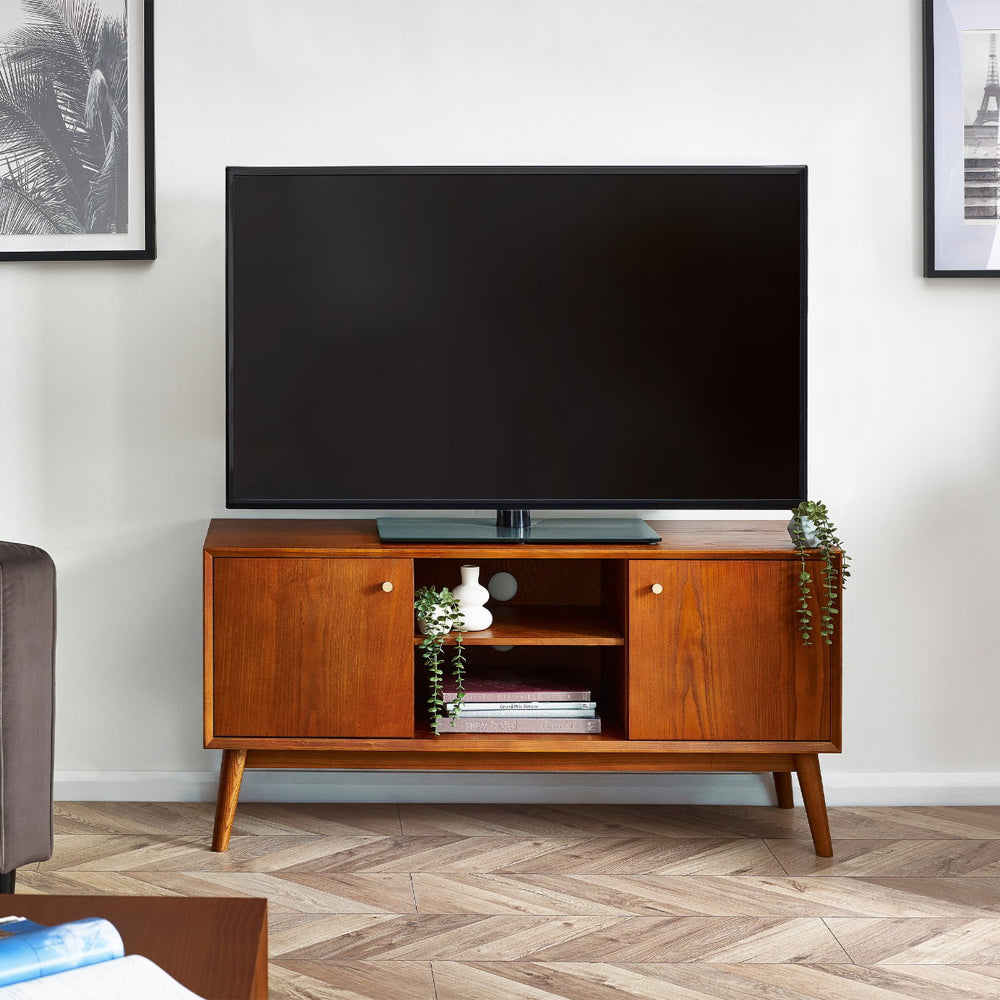 LOWRY MEDIA UNIT - Living with Luxury
