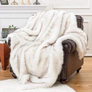 Lagoto Throw – detail