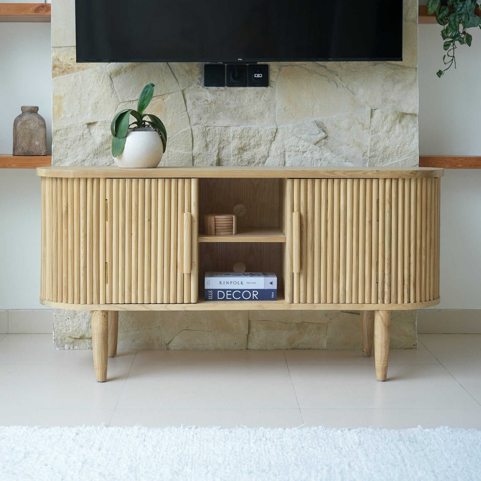 Giri TV Cabinet