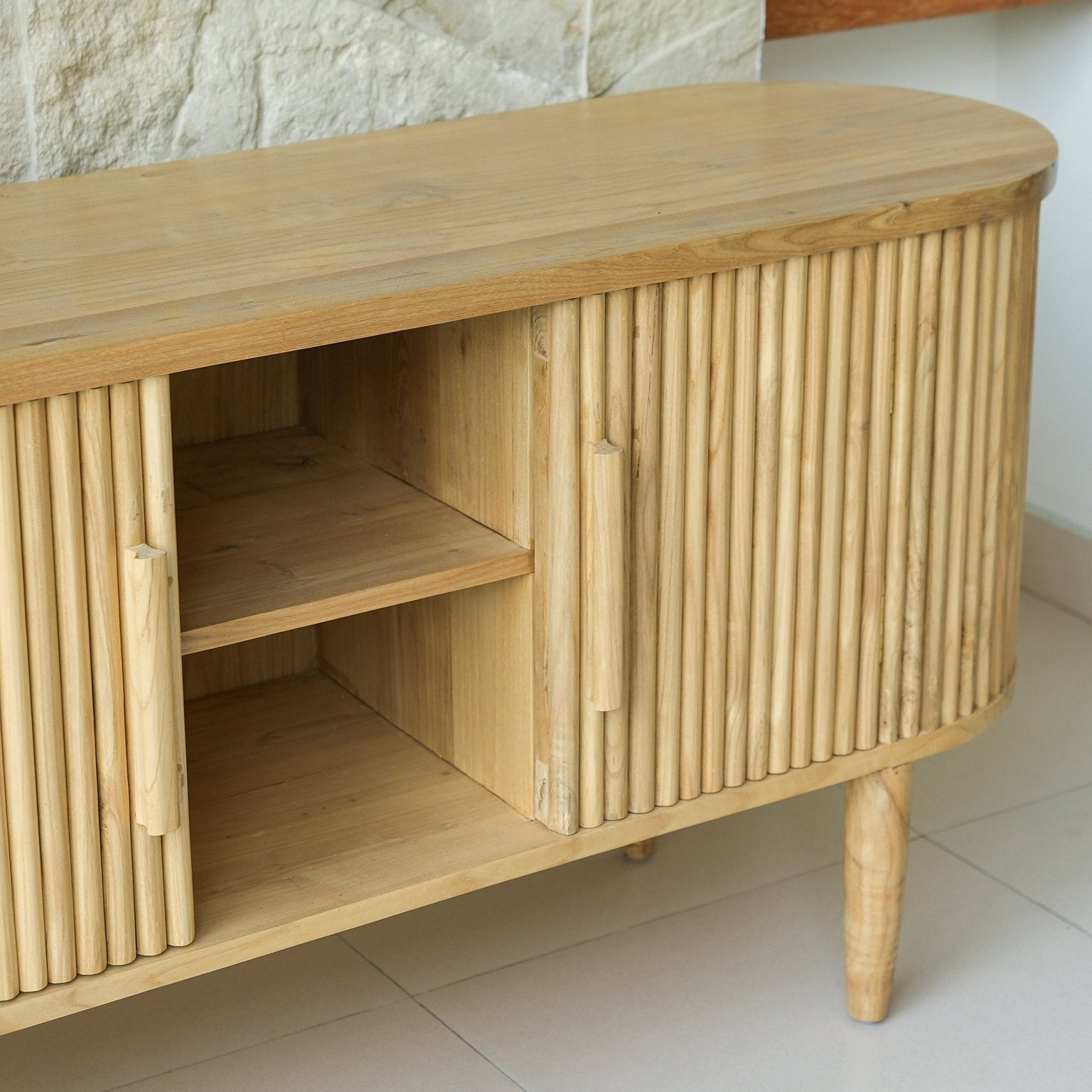 Giri TV Cabinet