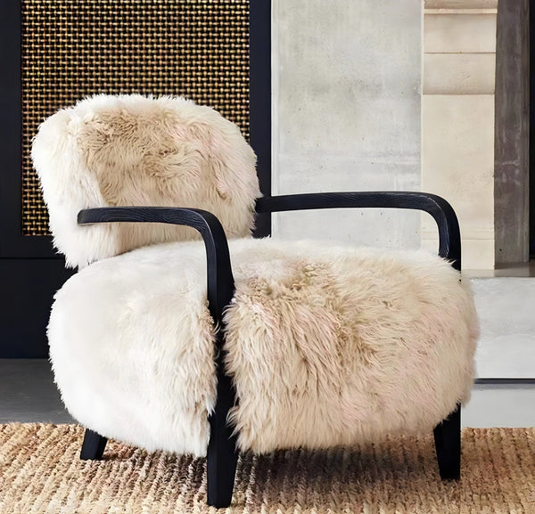 Hitsuji Chair – in room setting