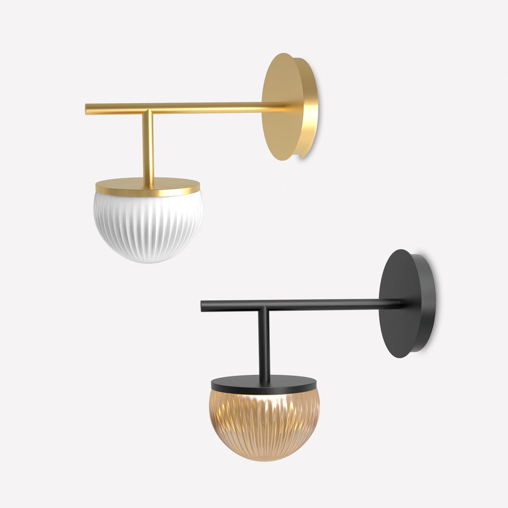 Roi Wall Single Arm – Black Structure and Smoked Glass